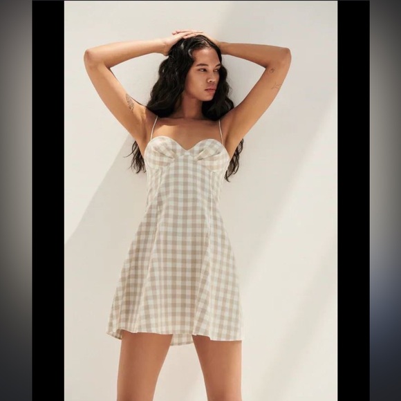 Zara Dresses & Skirts - NWT brown and white checkered Zara mini dress size M